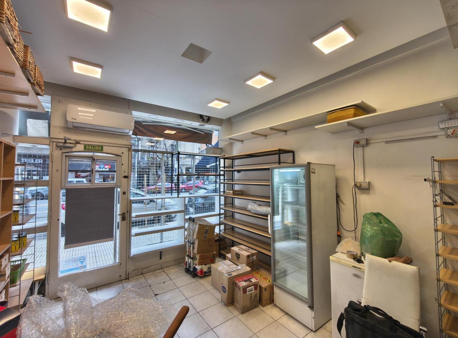 Foto de ALQUILER DE LOCAL COMERCIAL SOBRE JURAMENTO CASI ESQUINA ARCOS, imagen 2