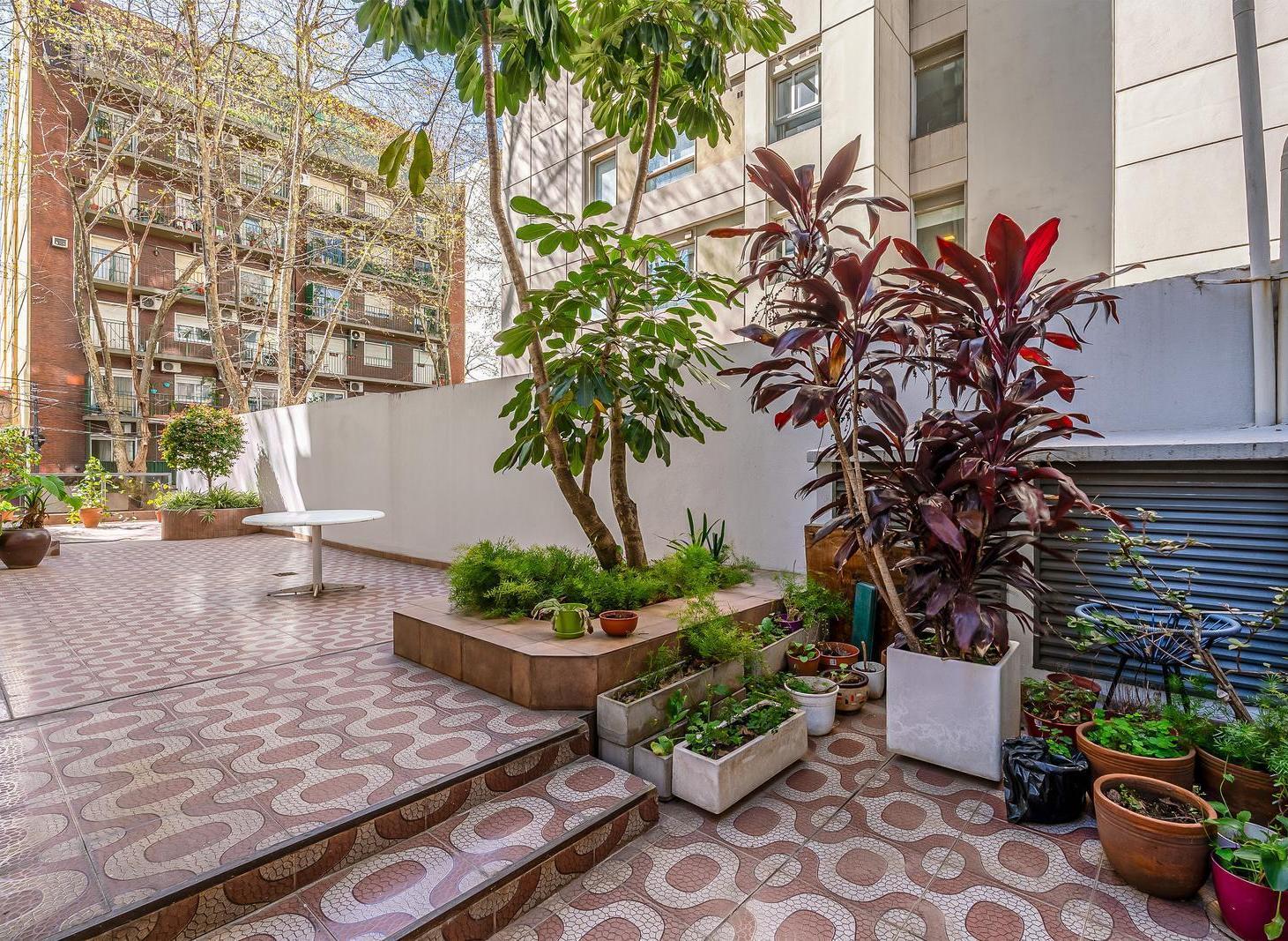 Foto de DEPARTAMENTO - VENTA - 4 AMBIENTES - MASTER SUITE - AMPLIO PATIO - 2, imagen 4