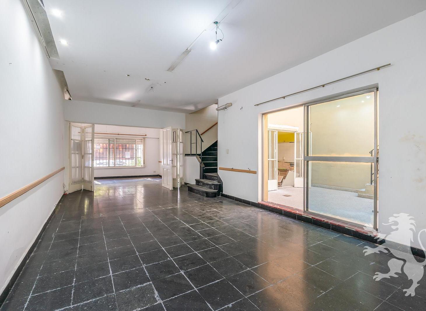 Foto de CASA A REFACCIONAR - VENTA - 6 AMBIENTES - TERRAZA - PATIO - COLEGIALES, imagen 5