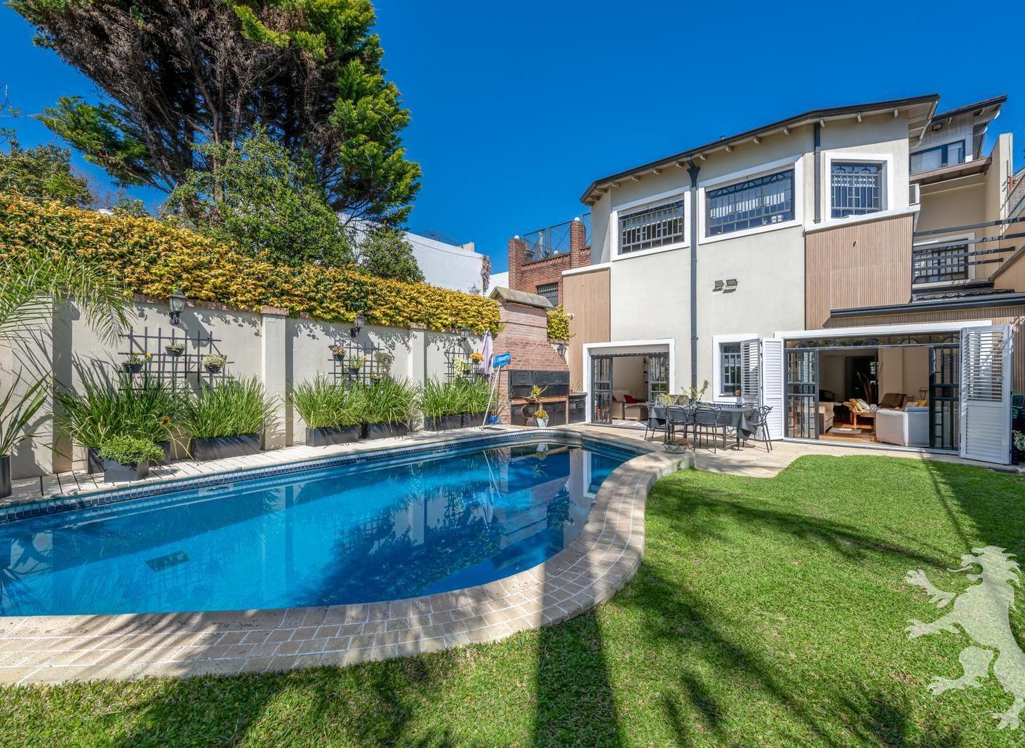Foto de CASA CON JARDIN Y PISCINA - VENTA - 6 AMBIENTES - BELGRANO, imagen 2