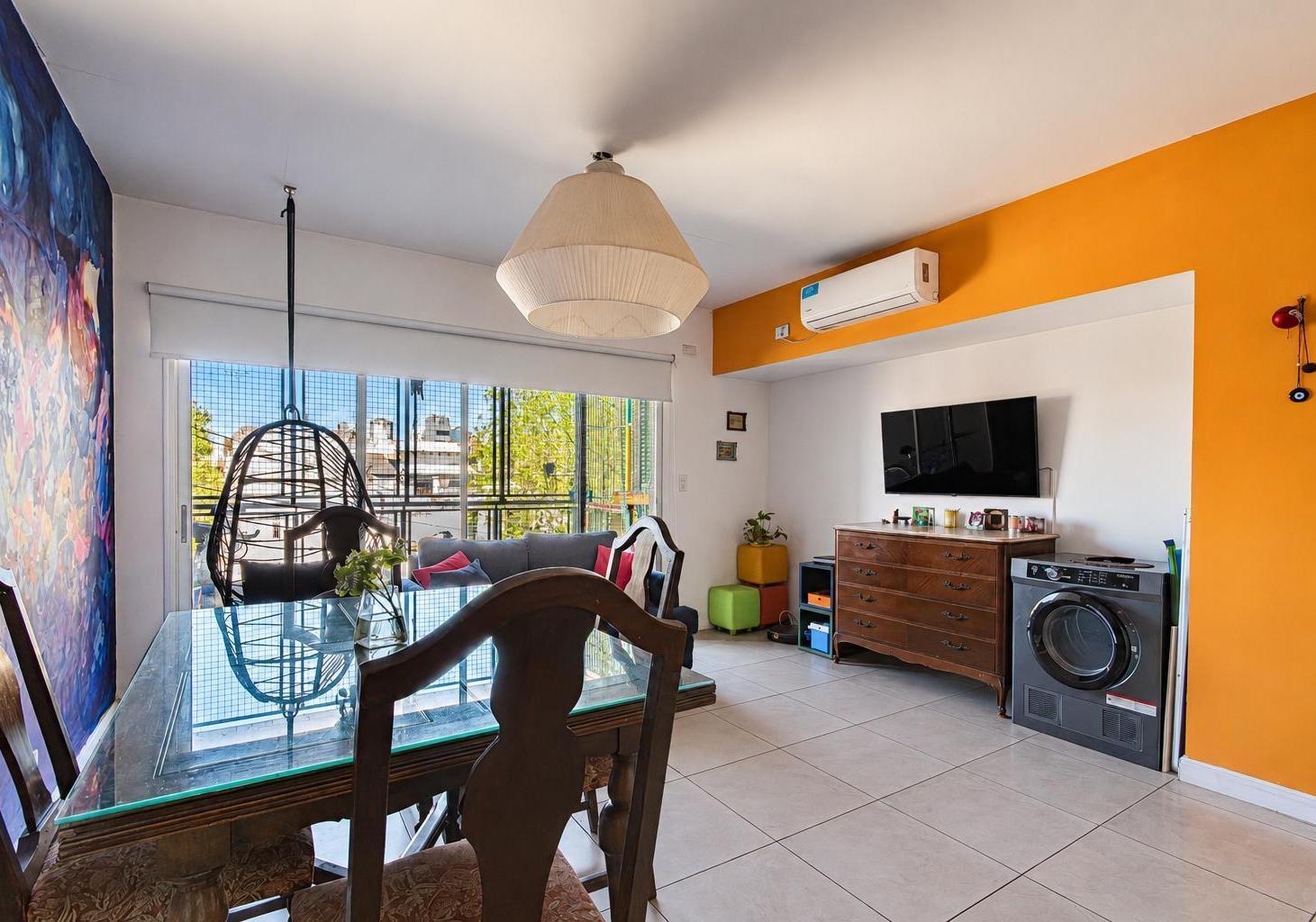 Foto de DEPARTAMENTO - VENTA - 3 AMBIENTES - COCHERA - BALCÓN - SAAVEDRA, imagen 1