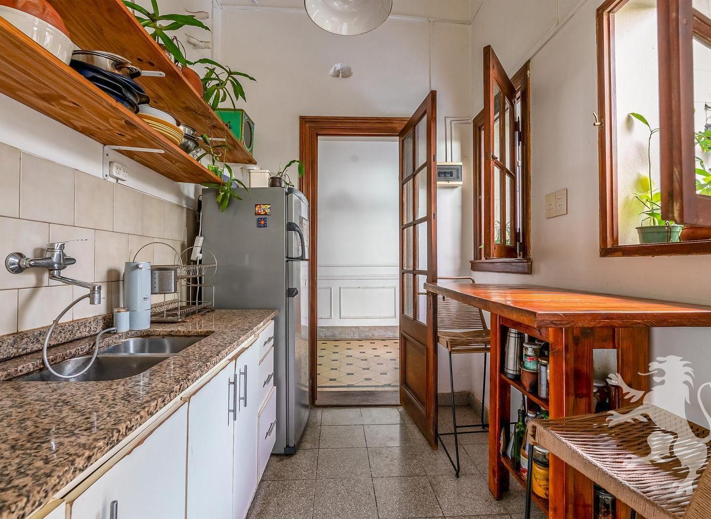Foto de PH A REFACCIONAR - VENTA - 3 AMBIENTES - 2 PATIOS - COLEGIALES, imagen 4