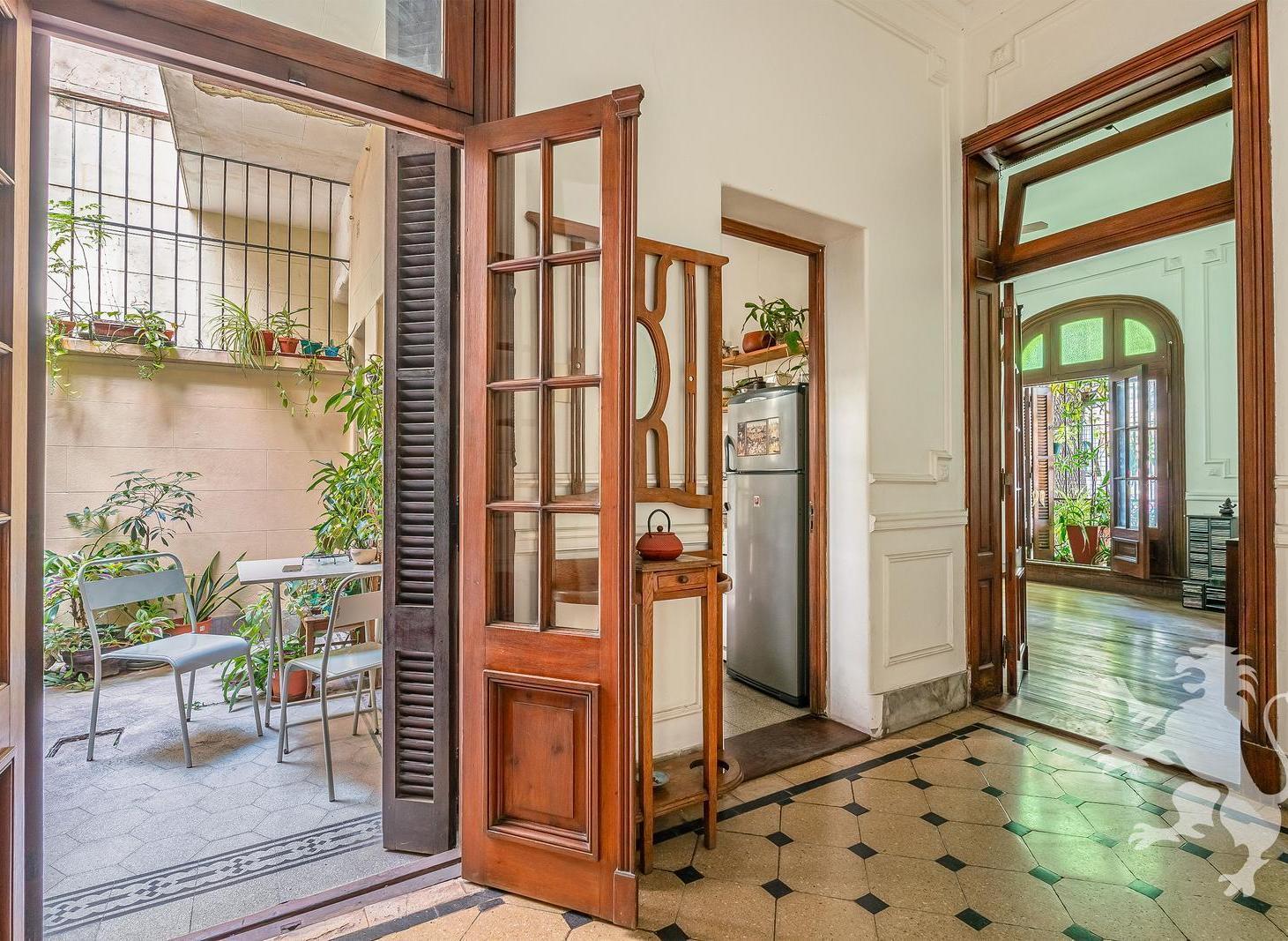 Foto de PH A REFACCIONAR - VENTA - 3 AMBIENTES - 2 PATIOS - COLEGIALES, imagen 3