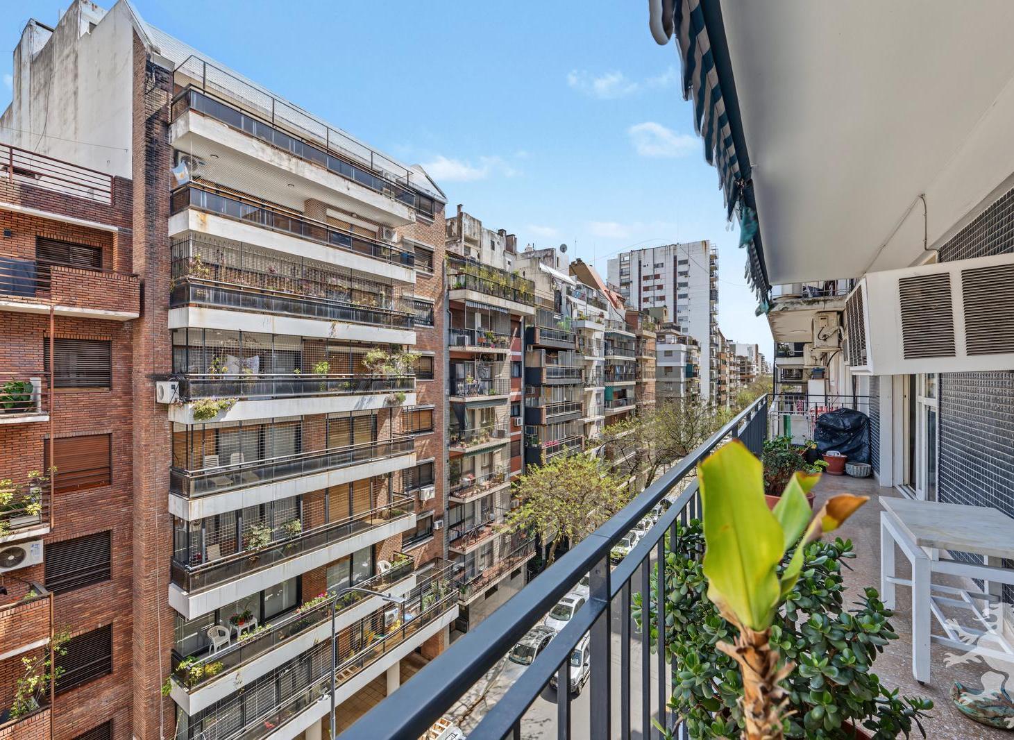Foto de DEPARTAMENTO - VENTA - 4 AMBIENTES - BALCÓN AL FRENTE - ESPACIO, imagen 1