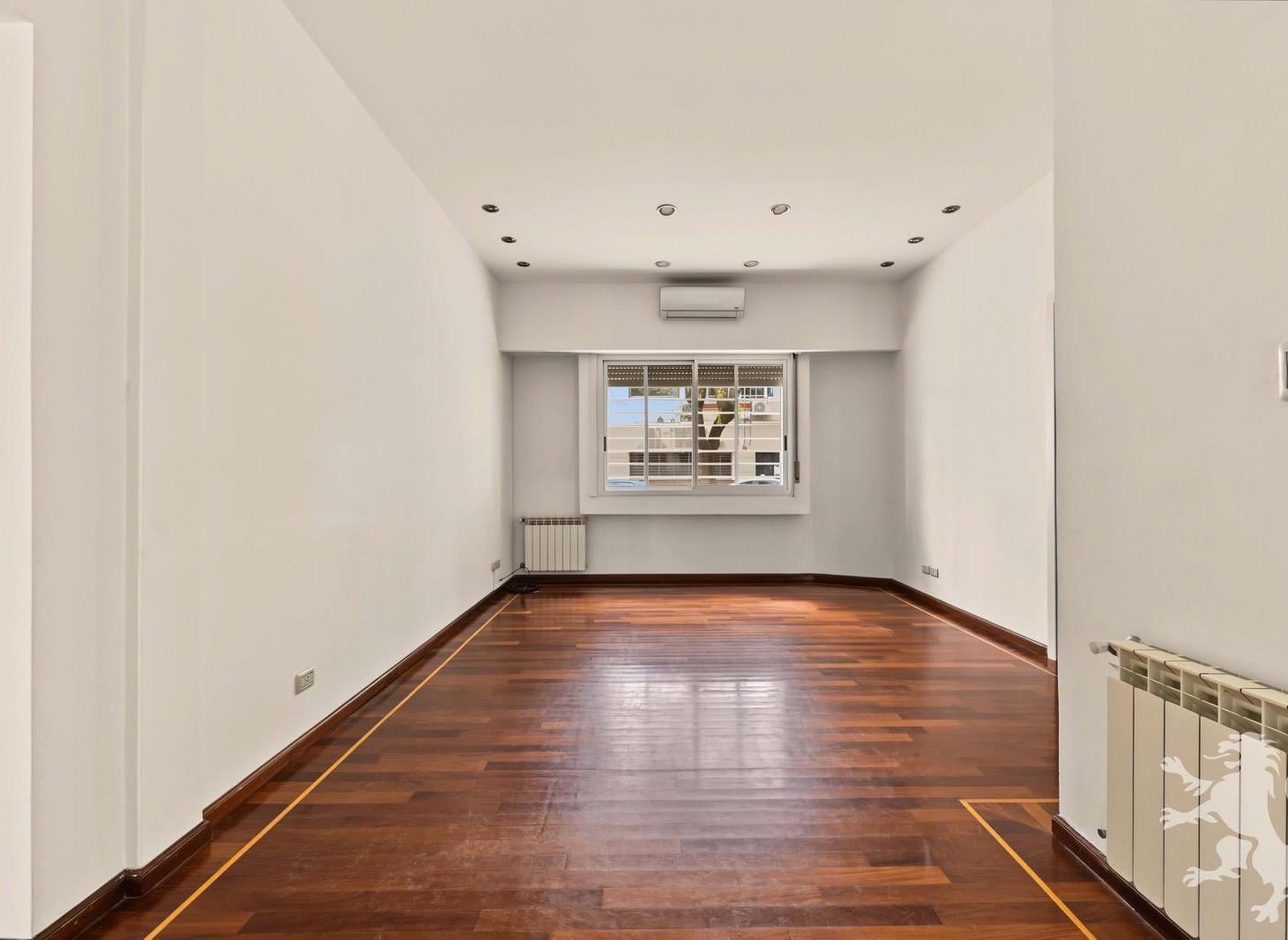 Foto de CASA - VENTA - 5 AMBIENTES - JARDÍN - QUINCHO - COLEGIALES, imagen 4
