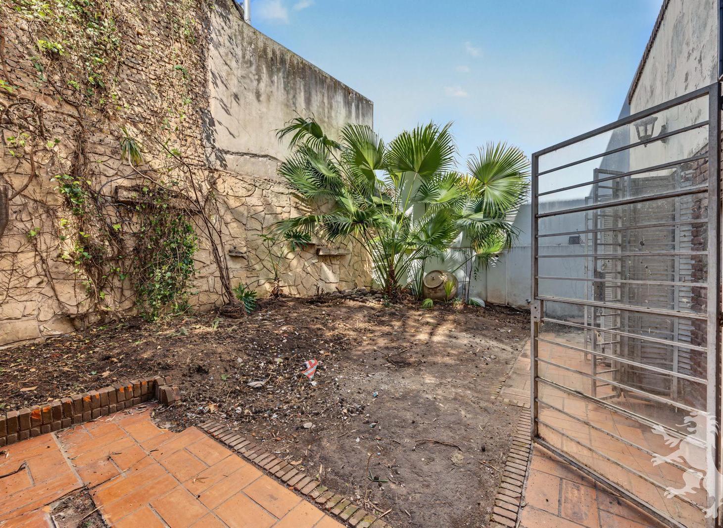 Foto de CASA A RECICLAR - VENTA - 4 AMBIENTES - JARDIN - PLAYROOM - BELGRANO R, imagen 2