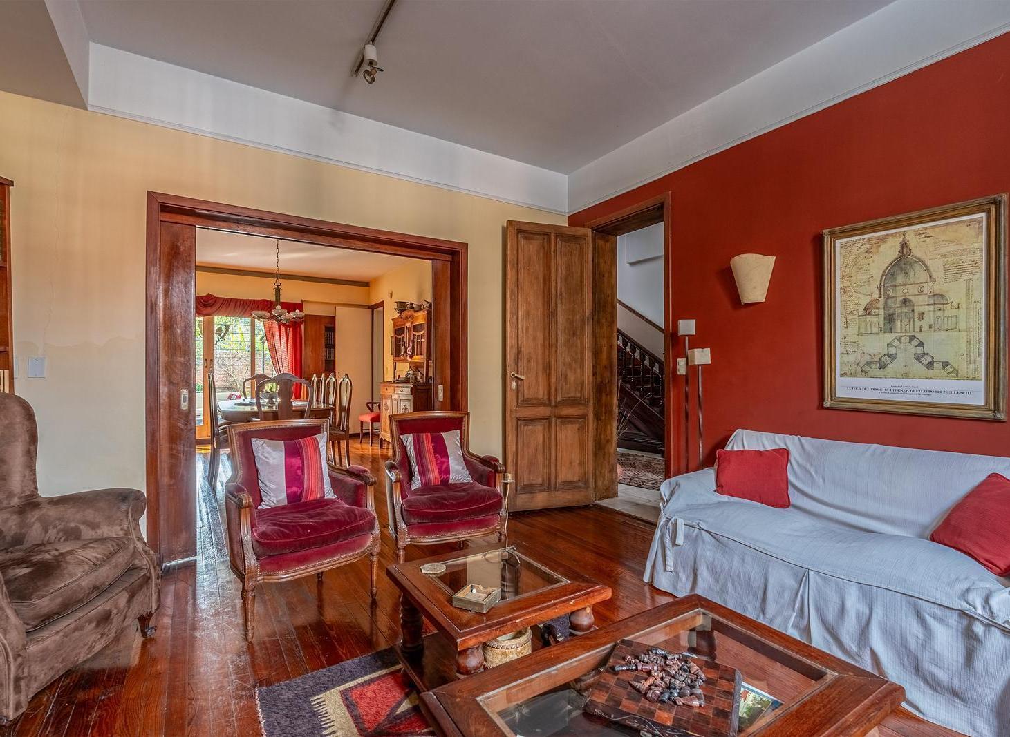 Foto de INCREÍBLE RESIDENCIA - 9 AMBIENTES - GRAN JARDÍN CON PARRILLA - COCHERA, imagen 5