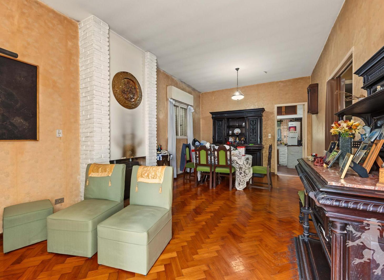 Foto de CASA A REFACCIONAR - VENTA - 7 AMBIENTES - PATIO - BELGRANO R, imagen 3