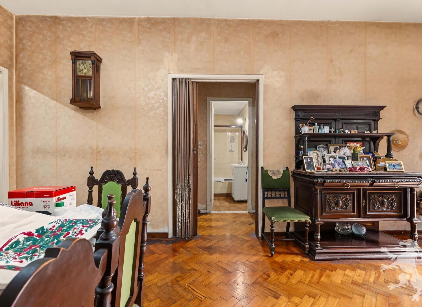 Foto de CASA A REFACCIONAR - VENTA - 7 AMBIENTES - PATIO - BELGRANO R, imagen 5