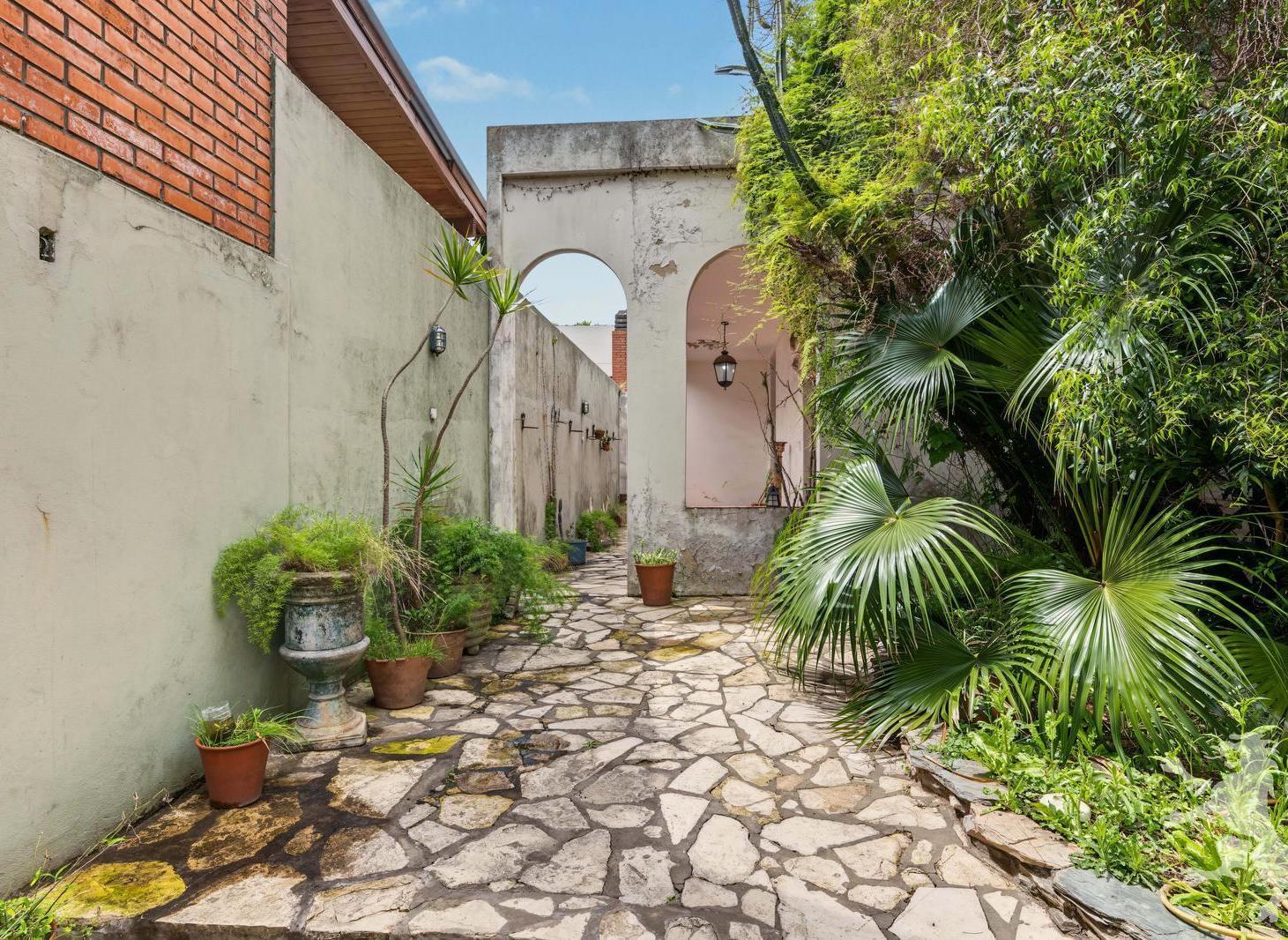Foto de TERRENO - VENTA - ZONIFICACIÓN U28 - 387 m2 VENDIBLES - BELGRANO R, imagen 5