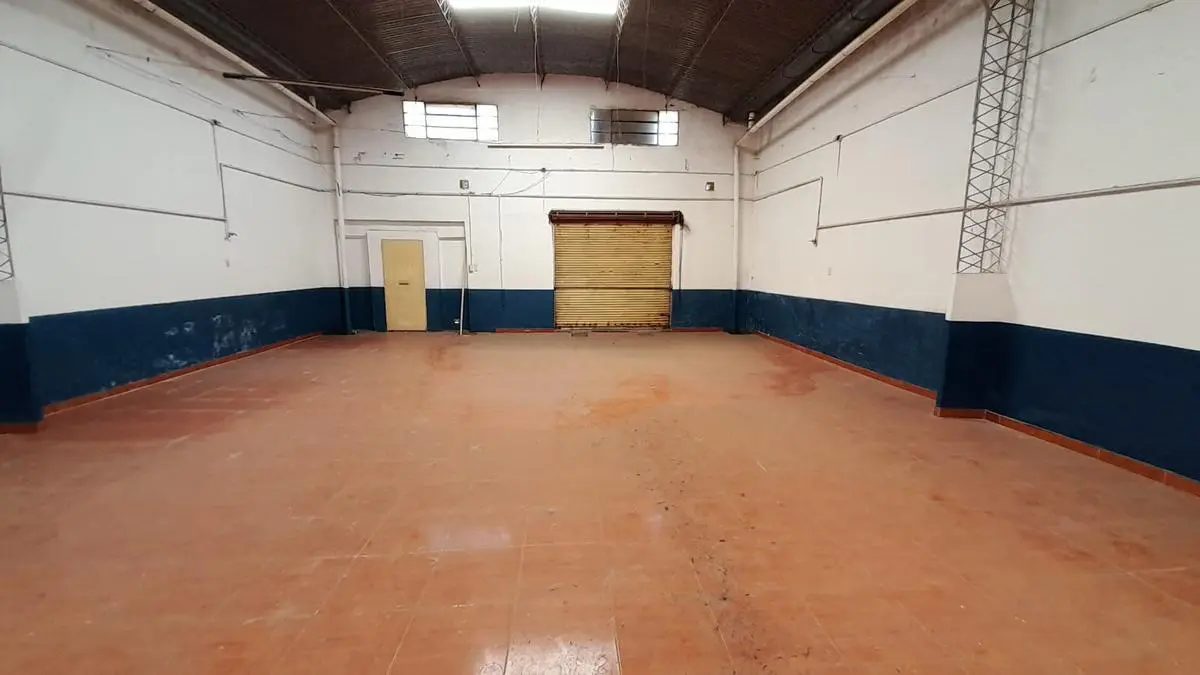 EXCEPCIONAL GALPON A LA VENTA/ALQUILER!! TECHO PARABOLICO!! ZONA SUR!! 5