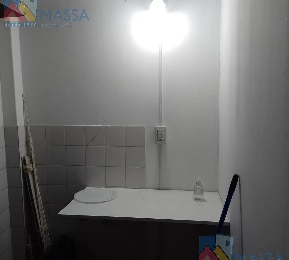 Local en 2 plantas!!! galeria Tangara( Pellegrini y Corrientes)! ideal para profesionales!! 2