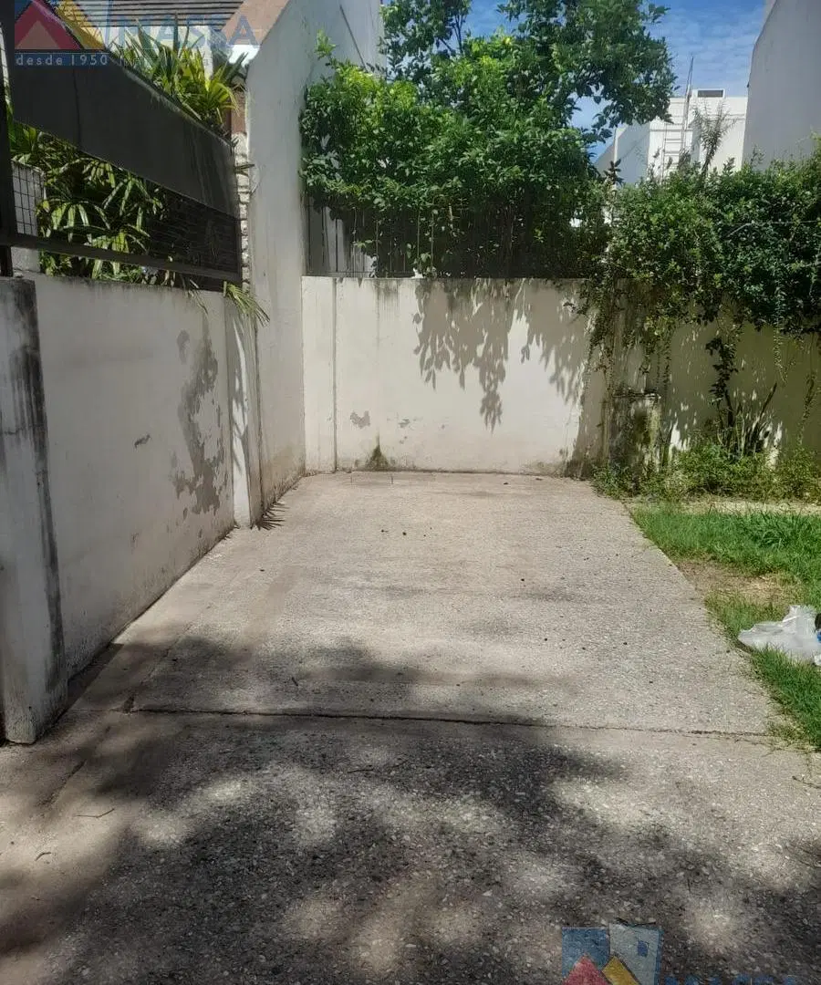 BV RONDEAU 3900!!( MARTIN FIERRO 501)EN ALQUILER!! CASA EN ESQUINA!! 3 DORMITORIOS. B° LA FLORIDA!! 3
