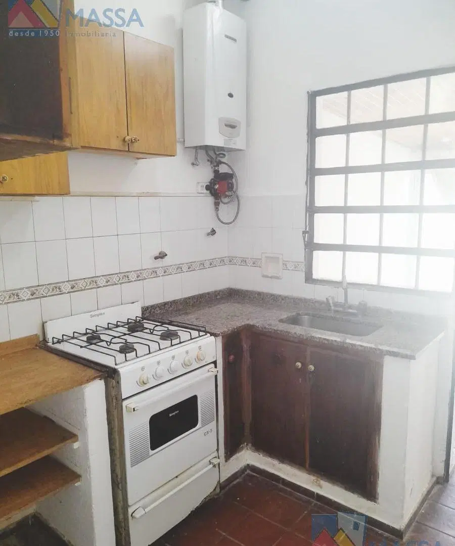 BV RONDEAU 3900!!( MARTIN FIERRO 501)EN ALQUILER!! CASA EN ESQUINA!! 3 DORMITORIOS. B° LA FLORIDA!! 4
