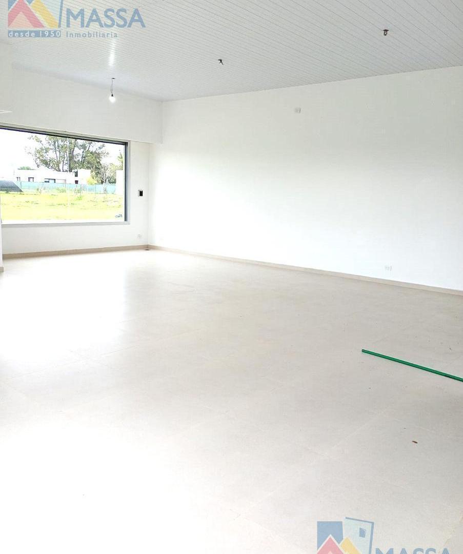 Foto de Local en Ibarlucea de 80m2 A ESTRENAR ! . BAÑO . IDEAL COMERCIO, imagen 4