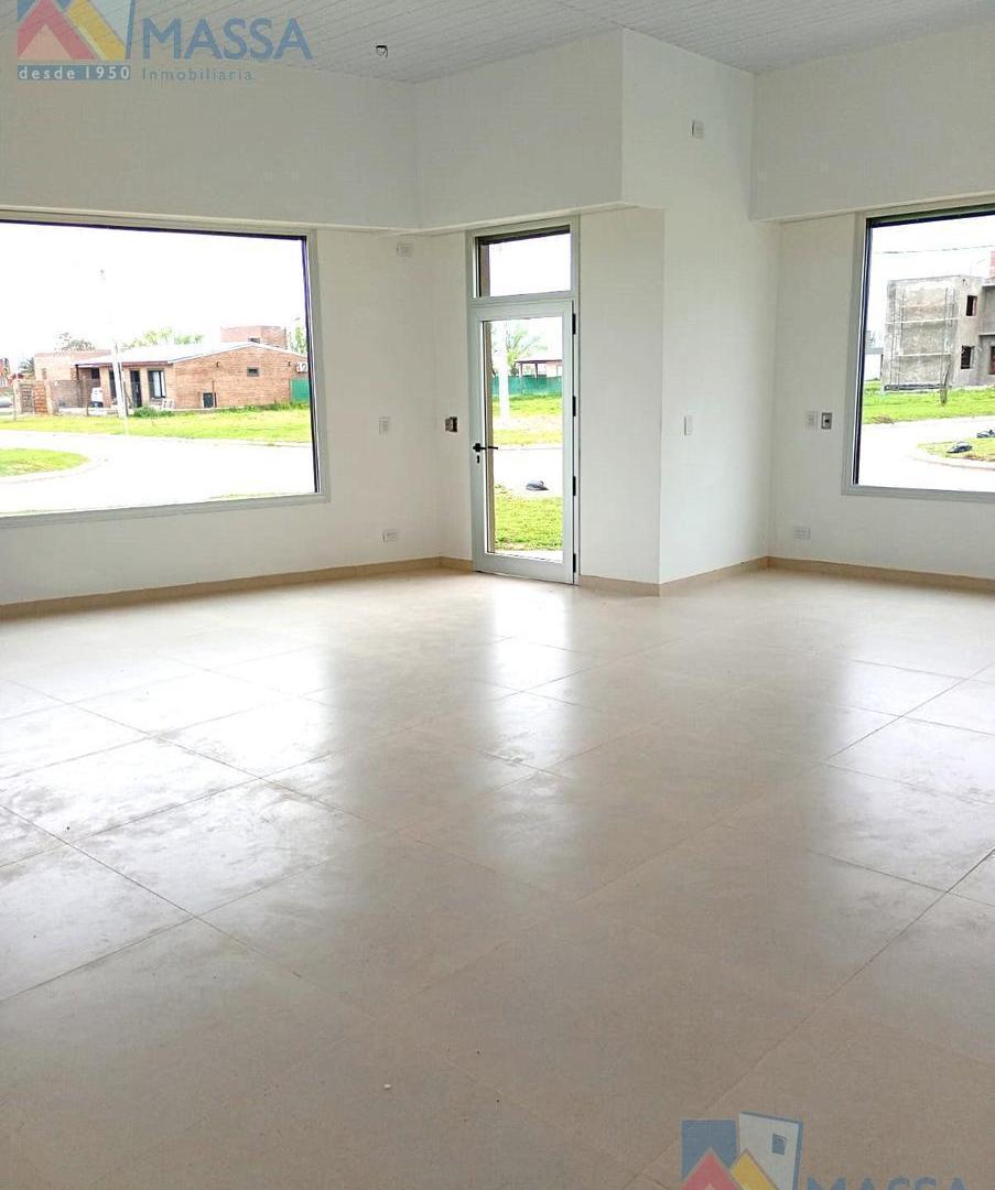 Foto de Local en Ibarlucea de 80m2 A ESTRENAR ! . BAÑO . IDEAL COMERCIO, imagen 1