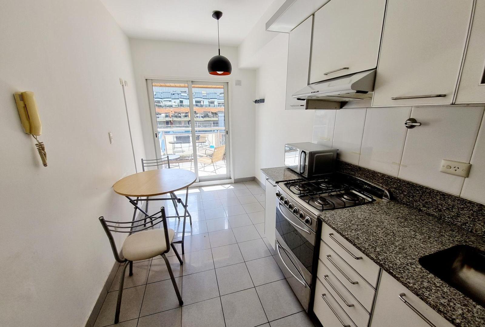 Foto de VENTA 3 AMBIENTES AMOBLADO CON COCHERA - PUERTO MADERO, imagen 4