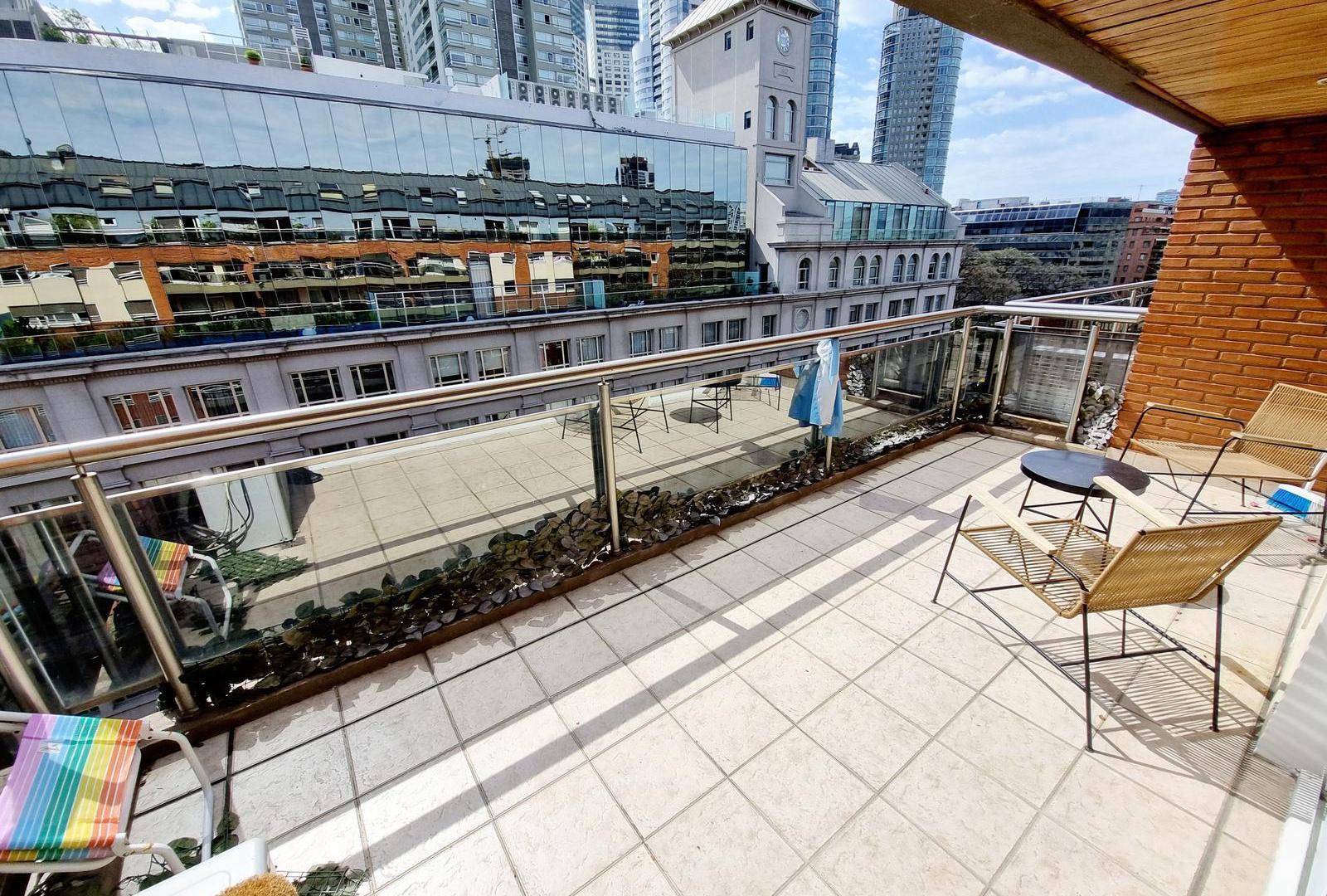 VENTA 3 AMBIENTES AMOBLADO CON COCHERA - PUERTO MADERO