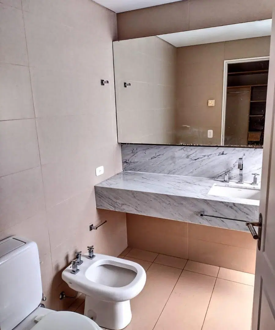 3 AMBIENTES SIN MUEBLES, CON COCHERA, EN ALQUILER, COMPLEJO ZENCITY. 4