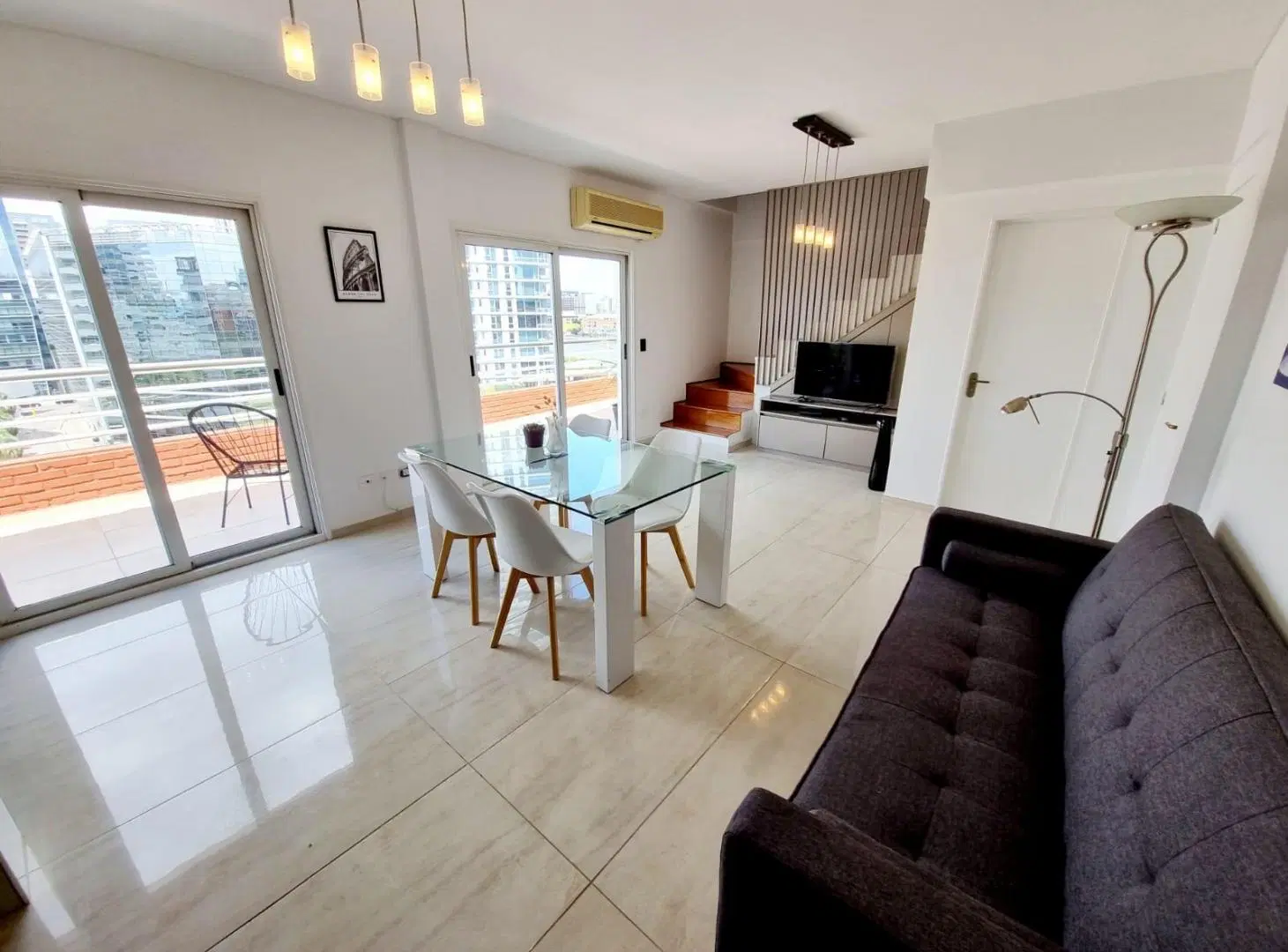 ALQUILER 3 AMBIENTES AMOBLADO - DUPLEX - VISTA AL DIQUE Y AL RIO 3