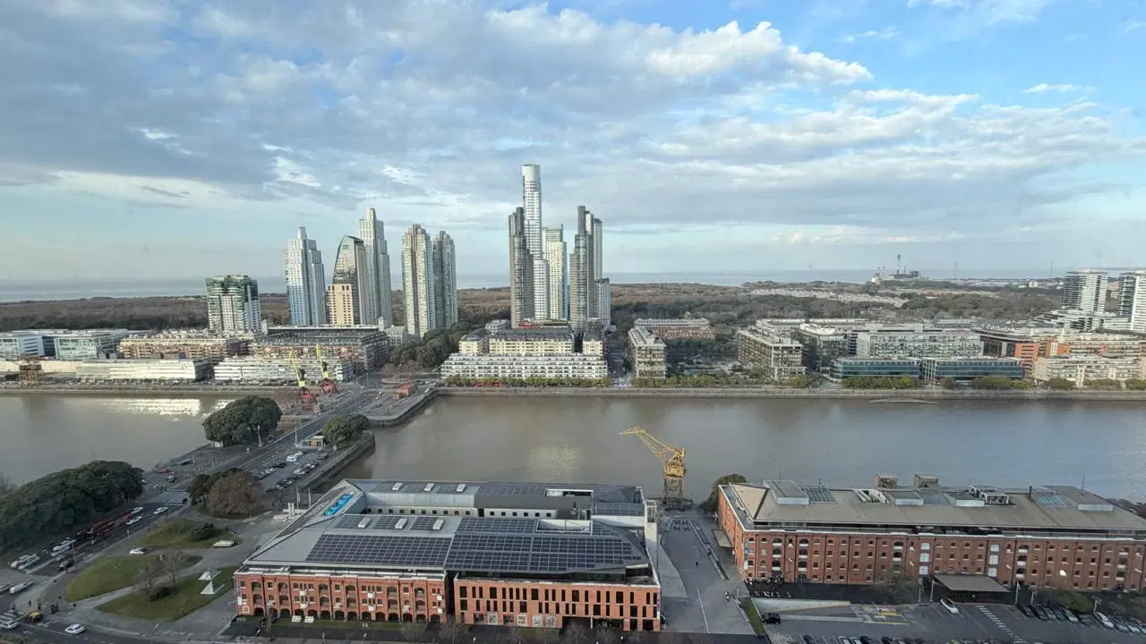 QUARTIER DEL BAJO EXCLUSIVO DEPARTAMENTO DE 2 AMBIENTES CON COCHERA SIN MUEBLES 2