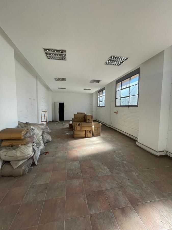 Depósito Galpón en Venta de 2080 m² - Pompeya 3