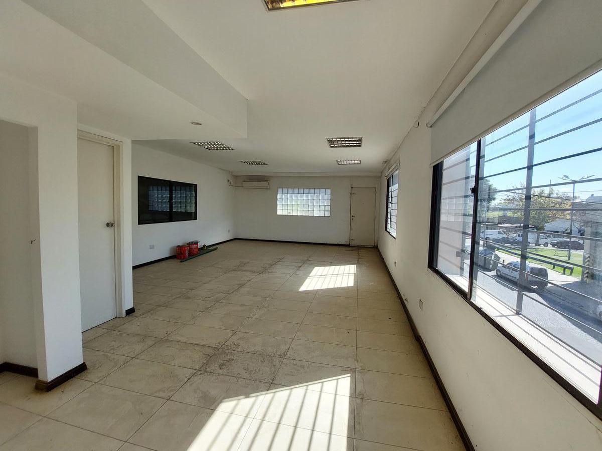 Depósito Galpón en Venta de 2080 m² - Pompeya 4