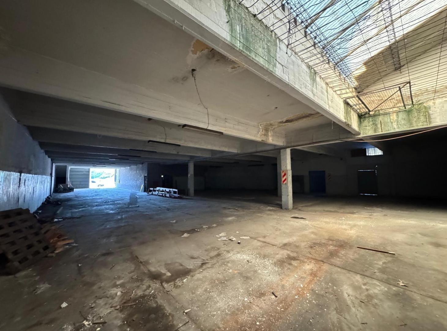 Foto de Galpon en Venta - Alquiler - 1550m2 - Pompeya, imagen 3