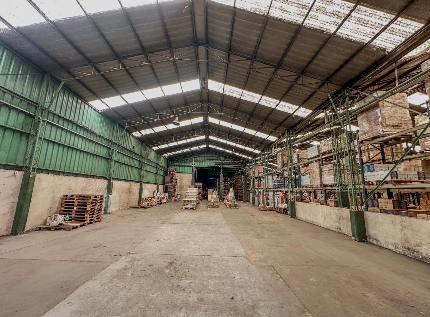 Foto de ALQUILER - DEPOSITO - FLORENCIO VARELA - 2000 M2 CON LOCAL COMERCIAL, imagen 5