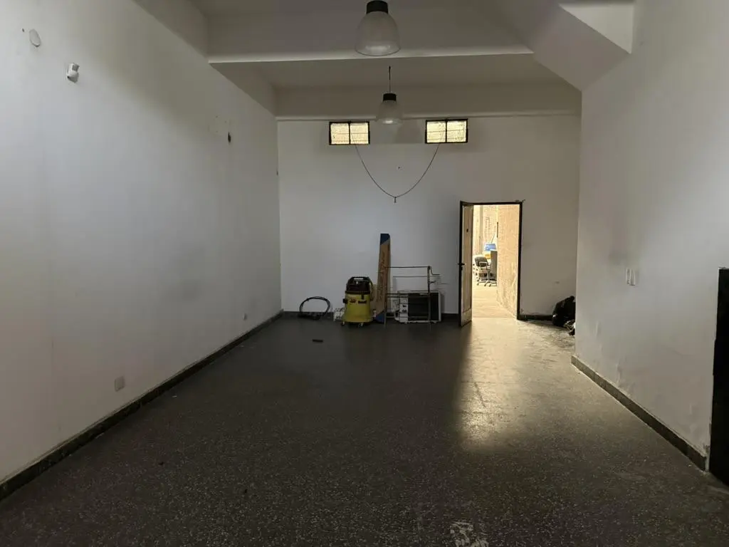 Depósito con vivienda - Venta - Villa Celina 4