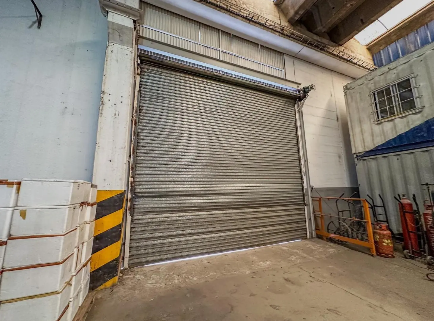ALQUILER - DEPOSITO - 1400 M2 - BURZACO 3