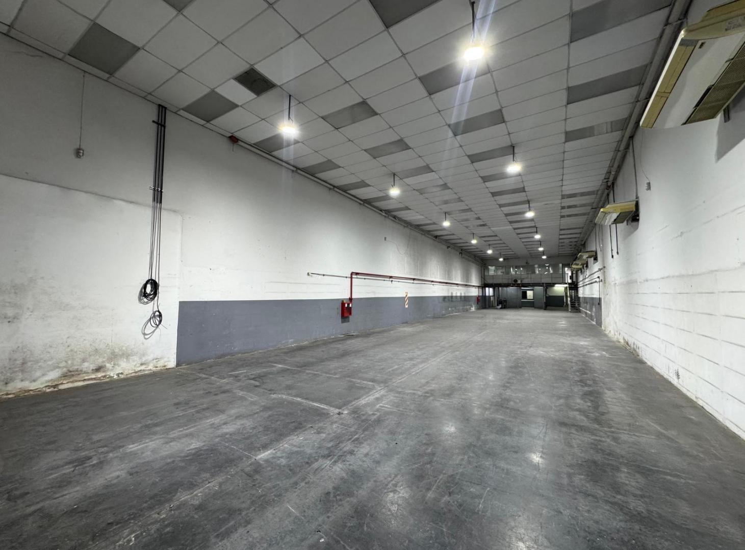 Foto de Galpon en alquiler - 788m2 - Barracas, imagen 3