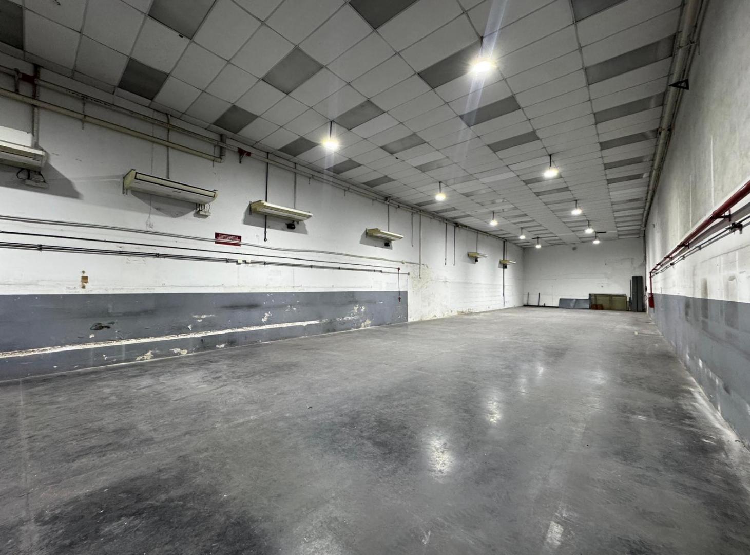 Foto de Galpon en alquiler - 788m2 - Barracas, imagen 2