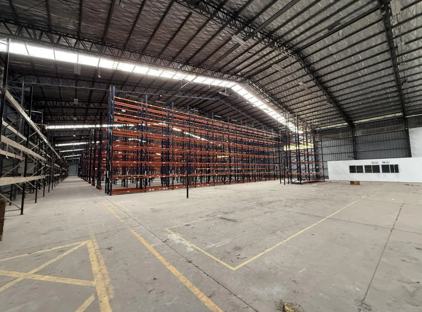Depósito en Alquiler -11.000m2 - Garin 3