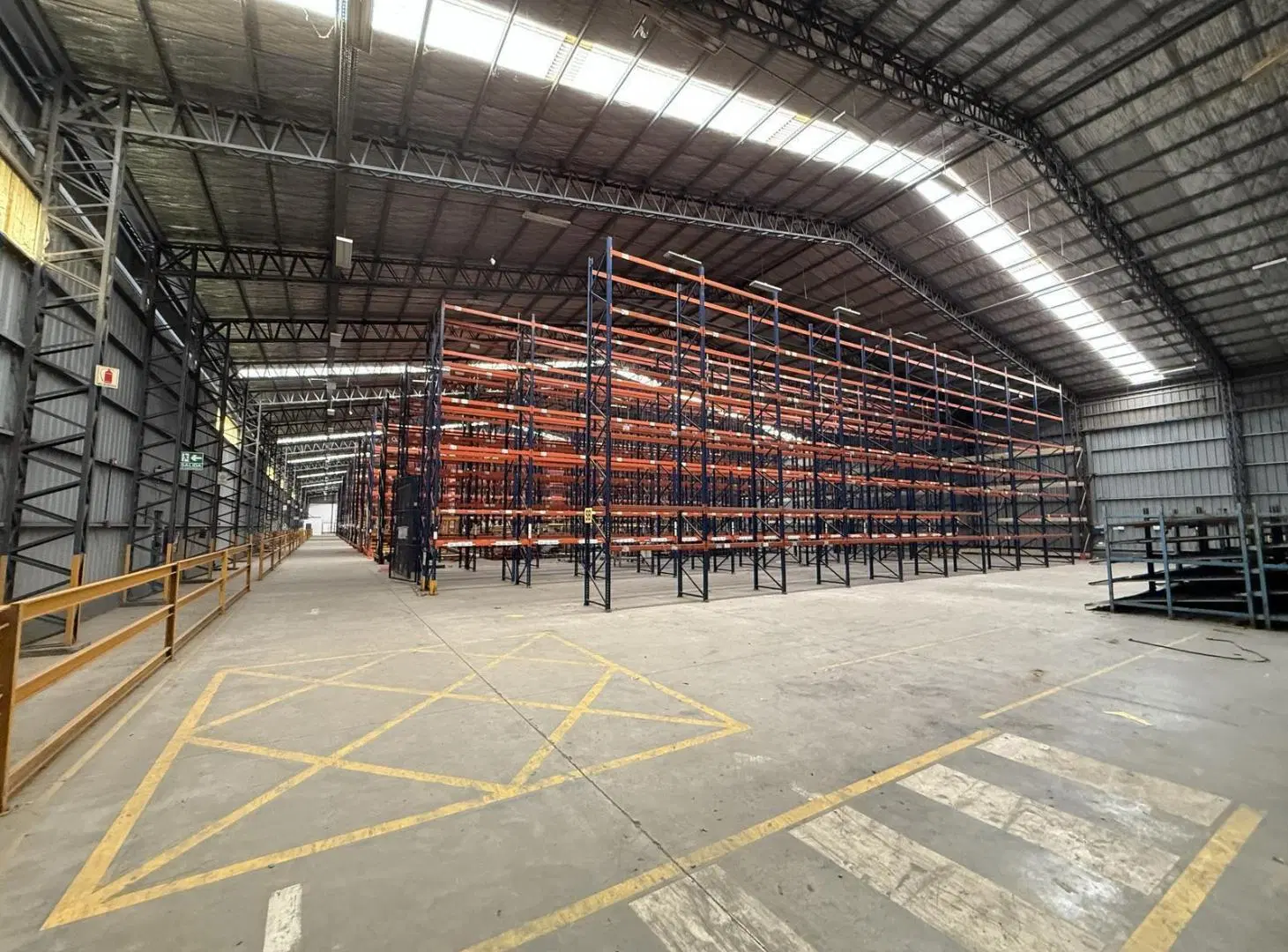 Depósito en Alquiler -11.000m2 - Garin 5