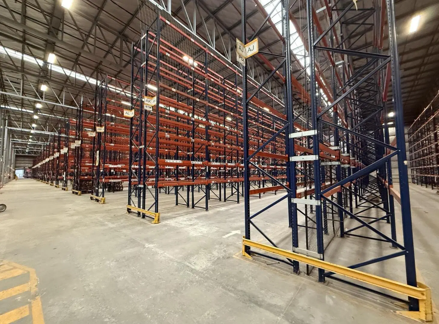 Depósito en Alquiler con racks -15.500m2 - Garin 2