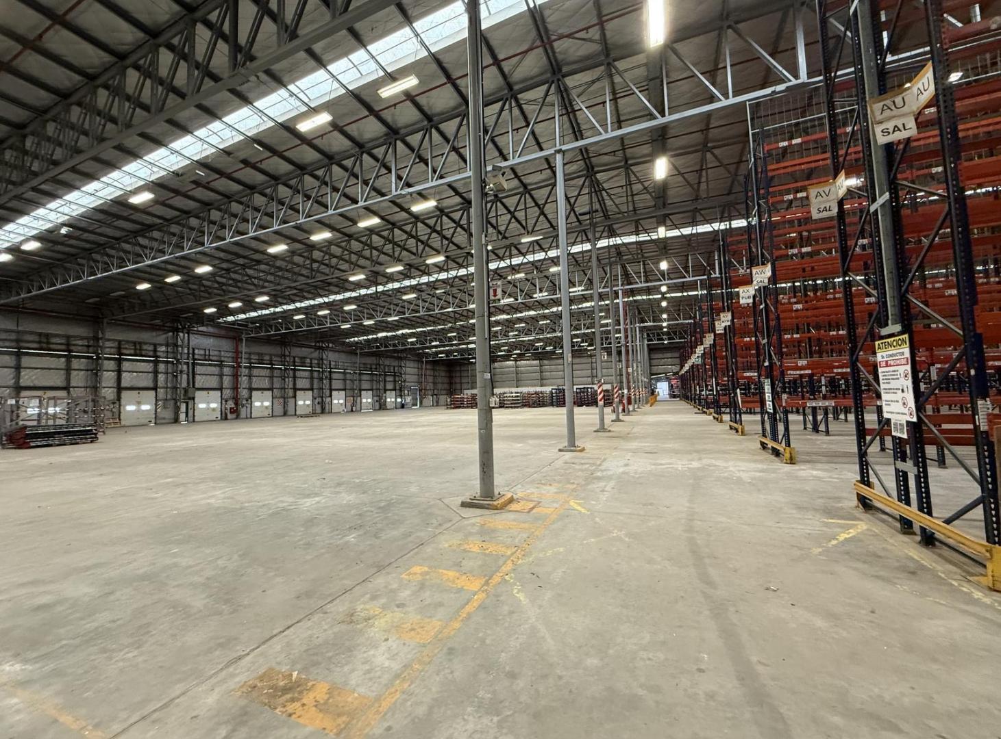 Depósito en Alquiler con racks -15.500m2 - Garin