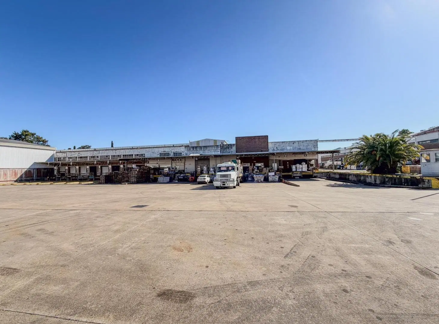 Alquiler - Depósito - La Tablada - Superficies disponibles de 700m2 a 17.000m2 3
