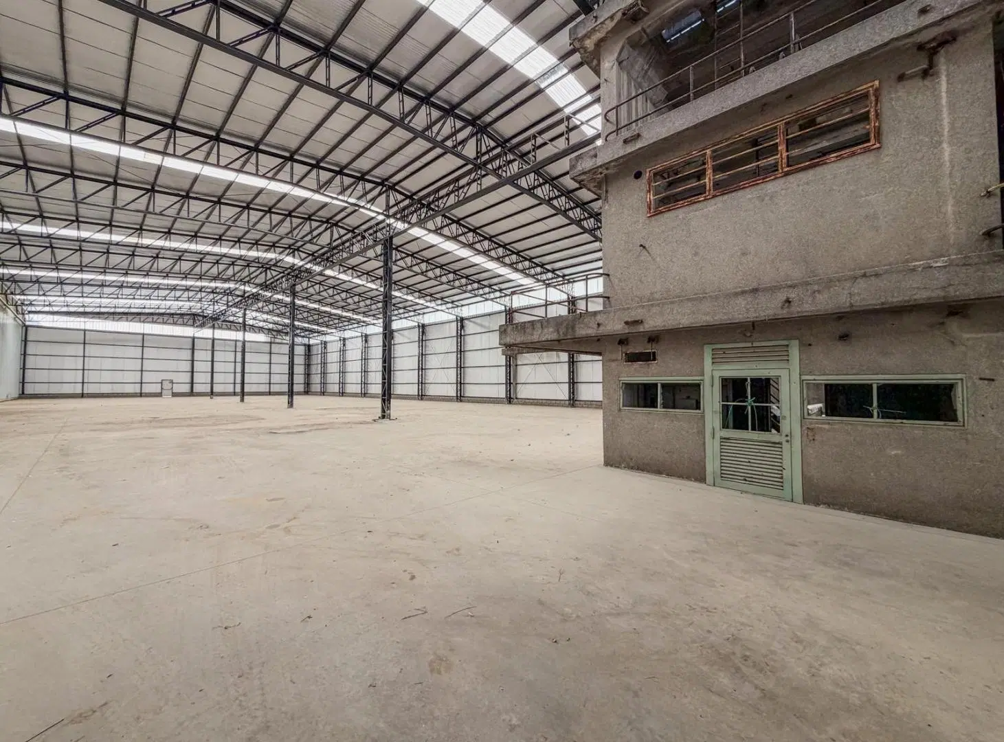 Alquiler - Depósito - Trujui - Parque Industrial Franco del Oeste - 1900m2 2