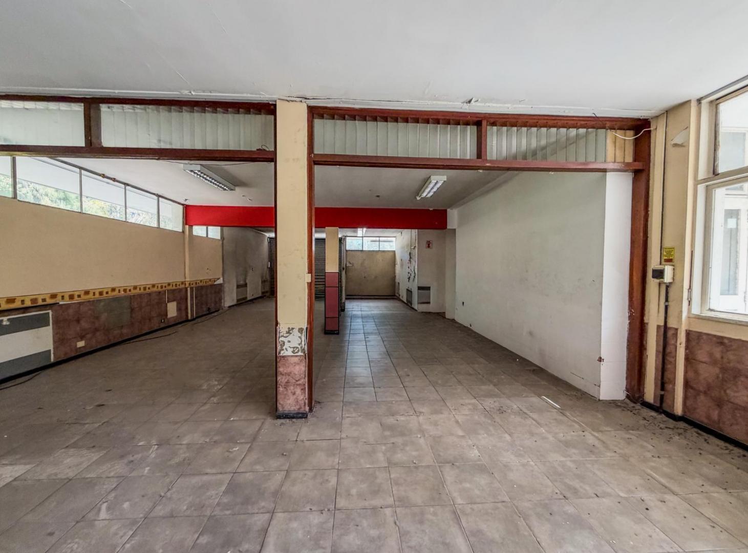 Foto de ALQUILER - LOCAL COMERCIAL - LA TABLADA, imagen 2