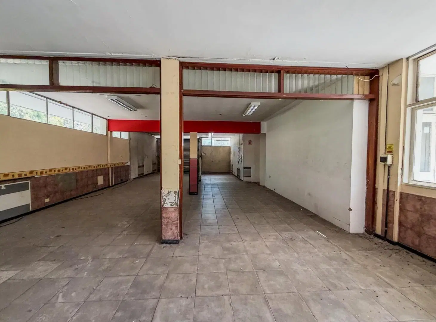 ALQUILER - LOCAL COMERCIAL - LA TABLADA 2