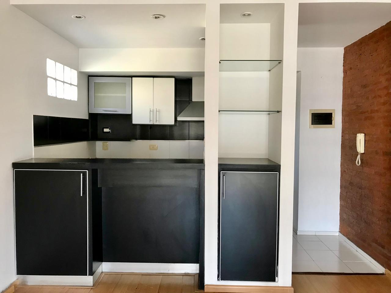 Foto de Departamento - Venta - Barracas 2 ambientes al frente con balcon, imagen 2