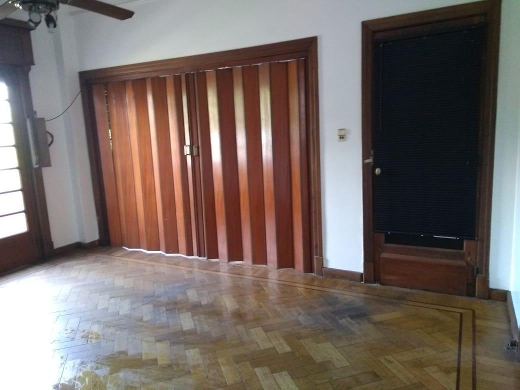 Foto de PH - Venta - Alquiler Barracas 6 ambientes 1° piso por escalera Piso, imagen 4