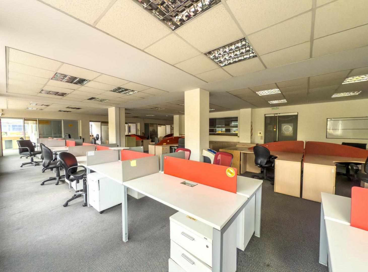 Foto de Venta - Oficinas - Monserrat - 3 plantas completas con 2 cocheras, imagen 1