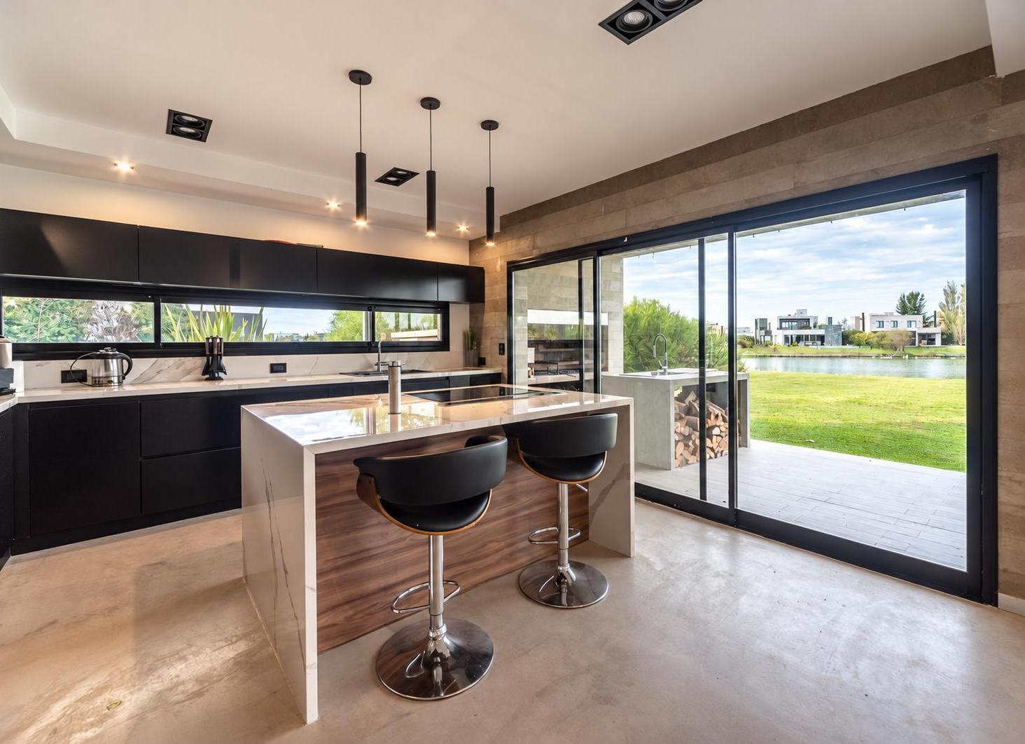 Foto de Casa - Venta con Renta - El Canton - 6 Ambientes - Vista a la laguna, imagen 4