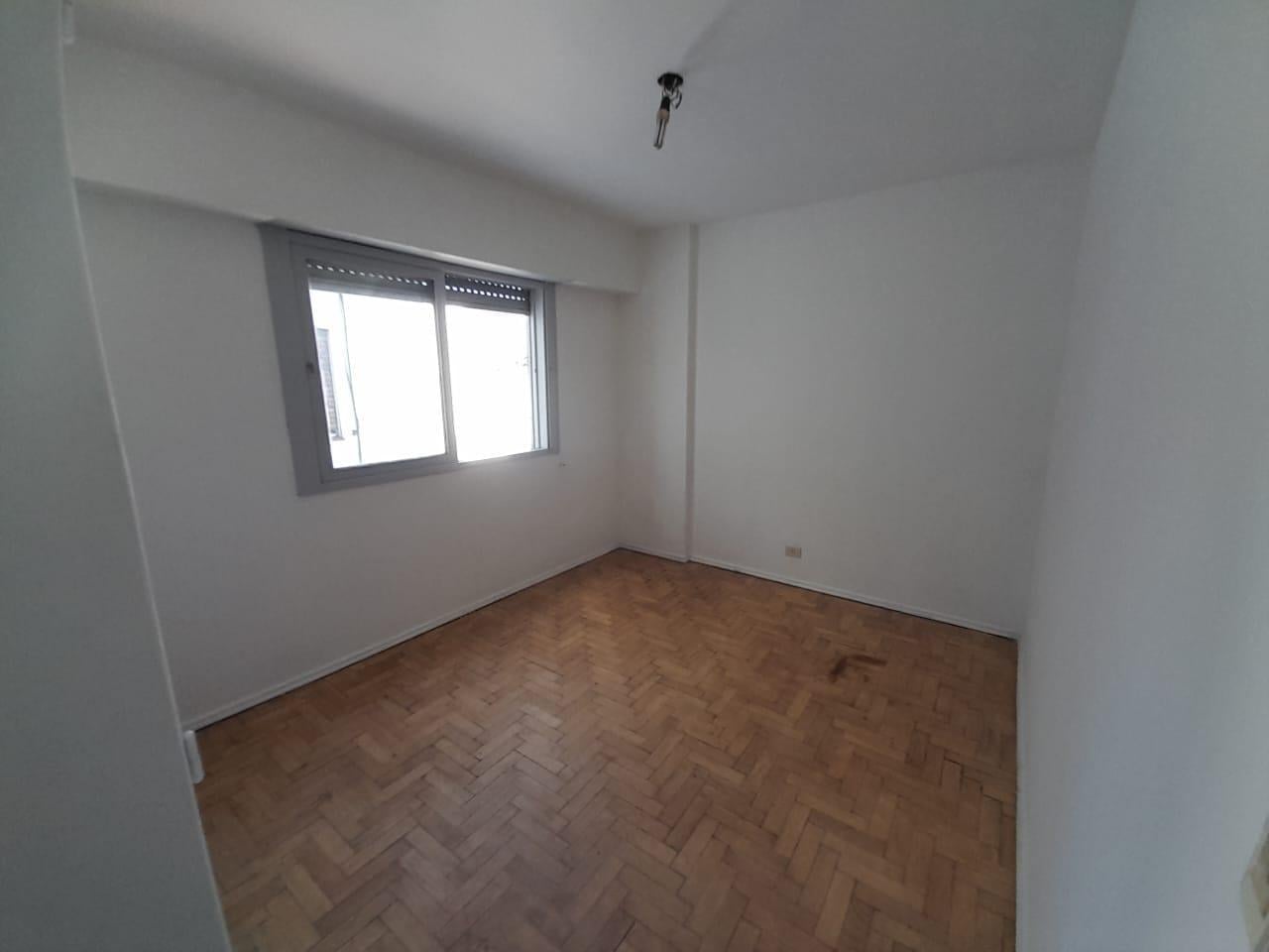 Foto de Venta Departamento 3 Ambientes en Flores, Excelente Luminosidad y Buena, imagen 2