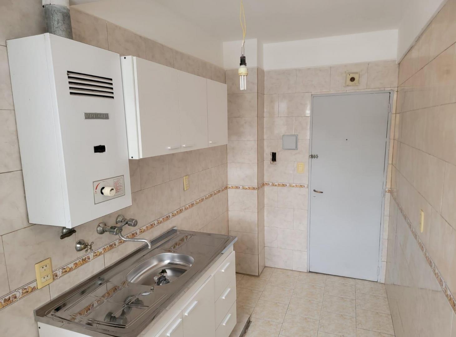 Foto de Venta Departamento 3 Ambientes en Flores, Excelente Luminosidad y Buena, imagen 1