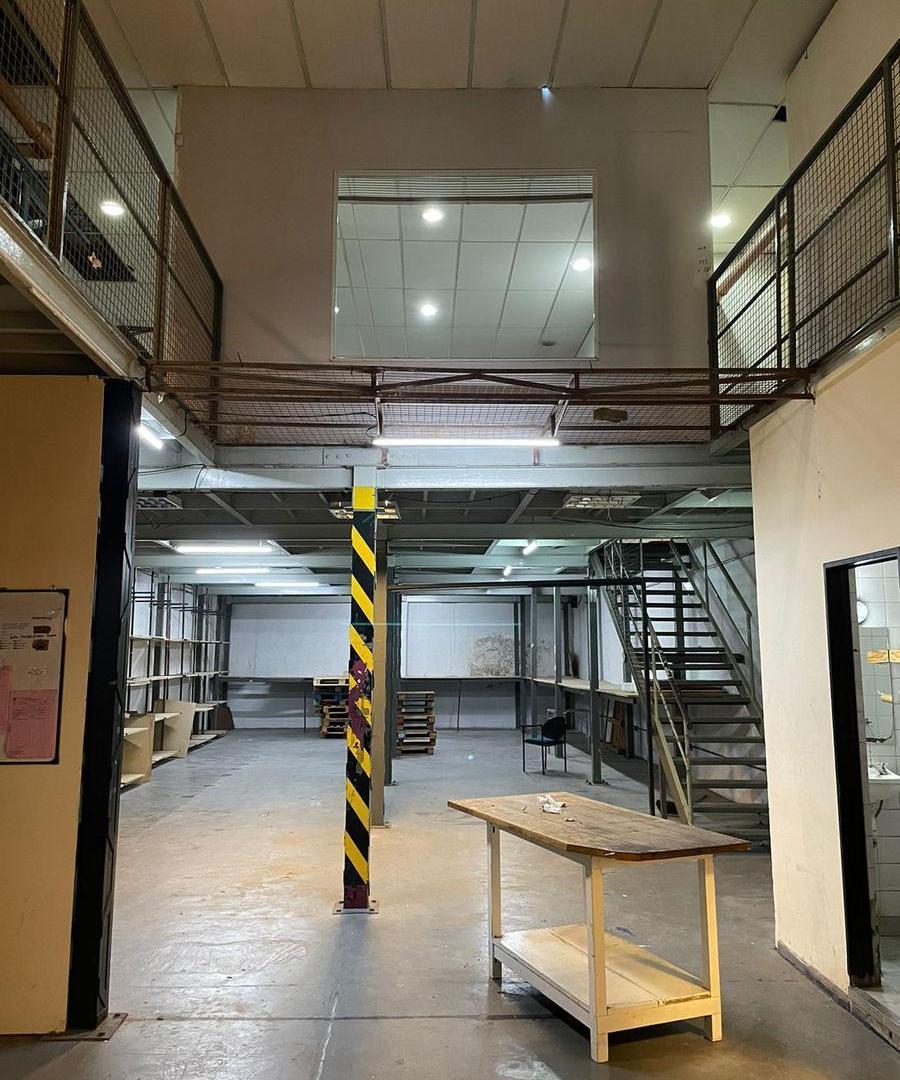 Foto de Depósito en alquiler 380m2 - Monserrat, imagen 2