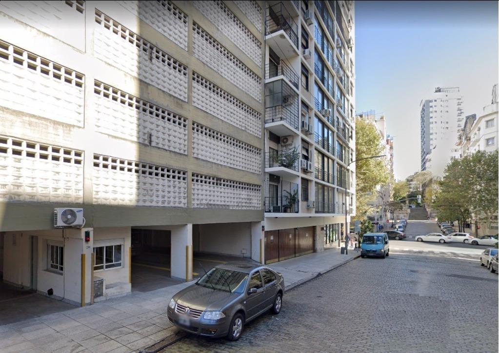COCHERA EN RECOLETA EXCLUSIVO