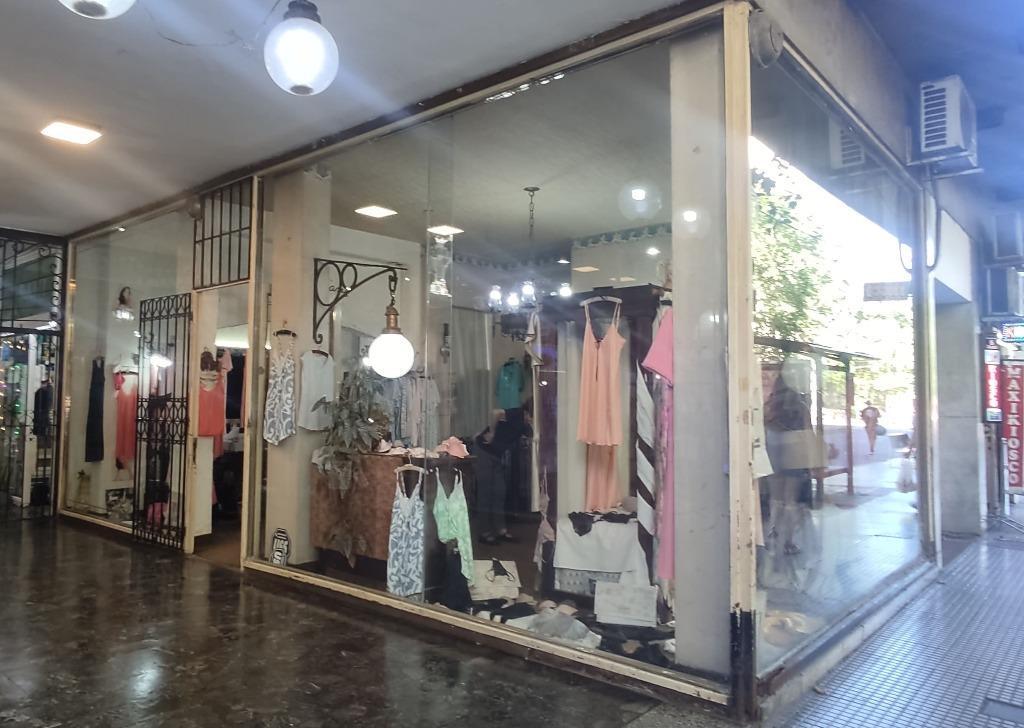 Foto de EXCELENTE LOCAL A LA CALLE SOBRE AVENIDA, imagen 1
